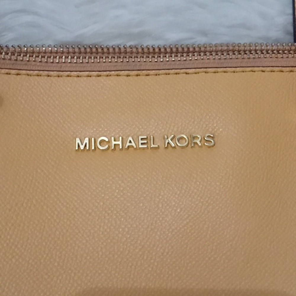 Michael Kors Jet Set Large Tote Bag - Picture 3 of 14